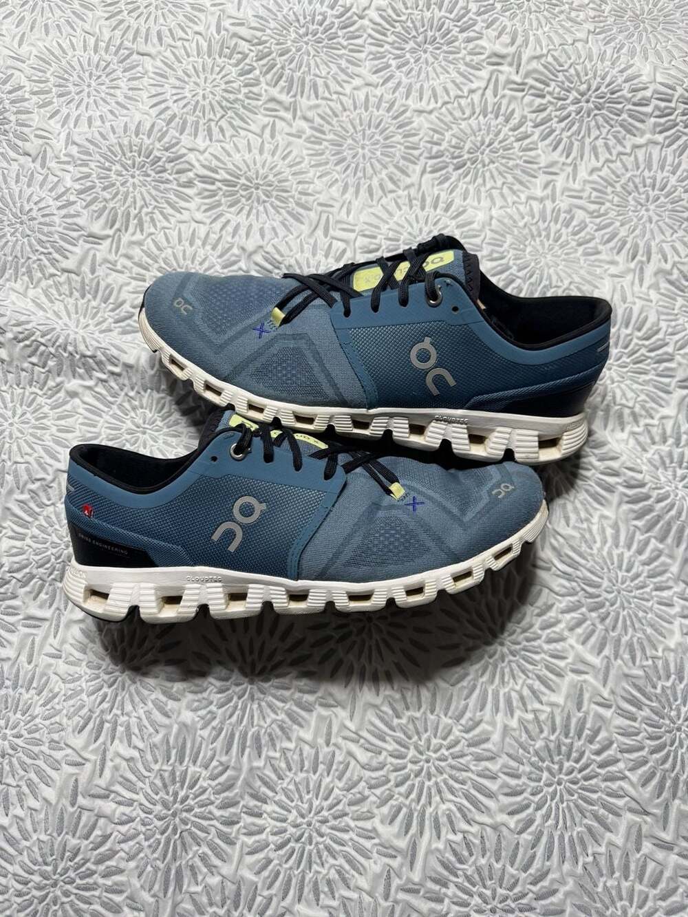 On Cloud X 3 Men's Size 10 Blue/White/Black Low Top Lace Up Athletic Sneakers